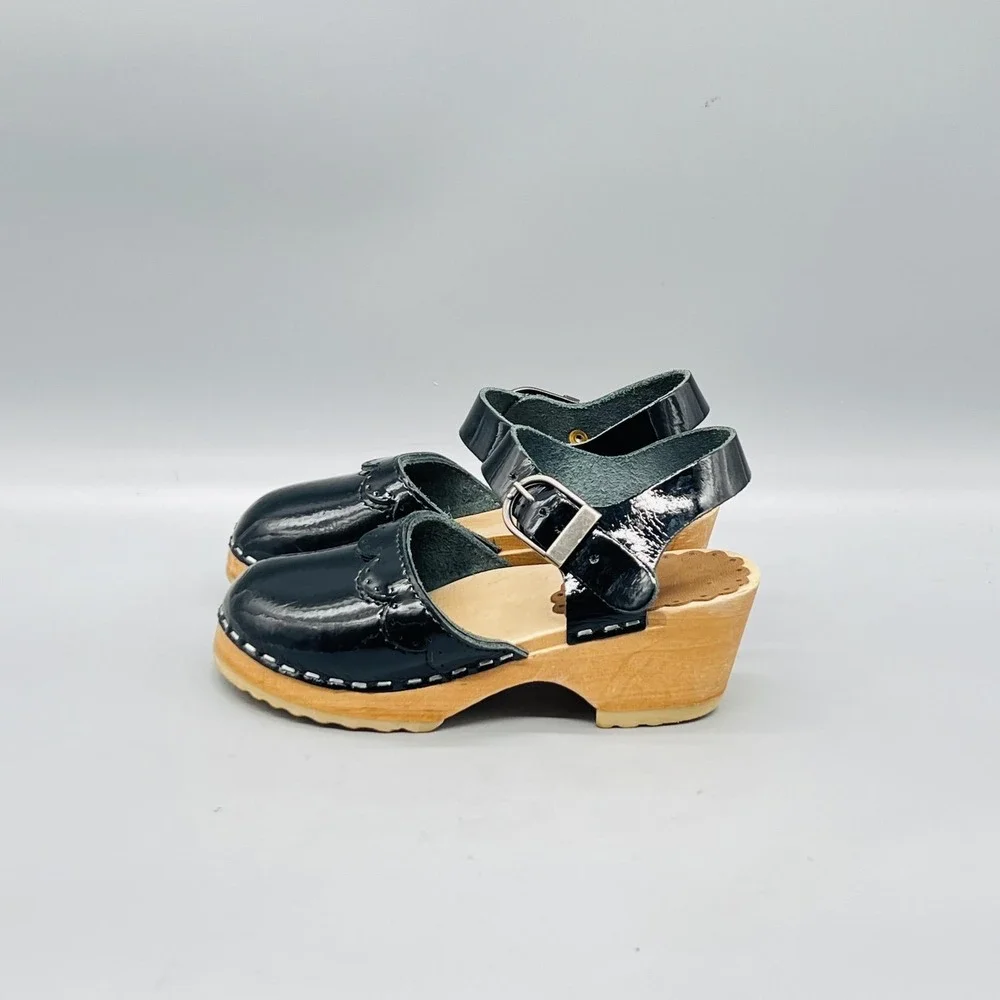 Hanna Andersson Clog Sandals Girls 11 Black Patent Leather Scalloped Wood Heel